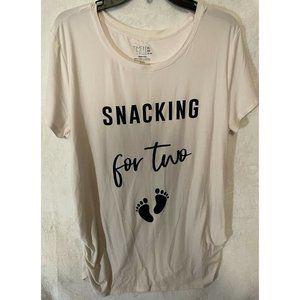 Time and Tru maternity top “Snacking for two”